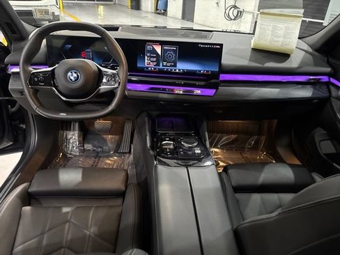 Used 2024 BMW i5 eDrive40i w/ Premium Package RWD image 19