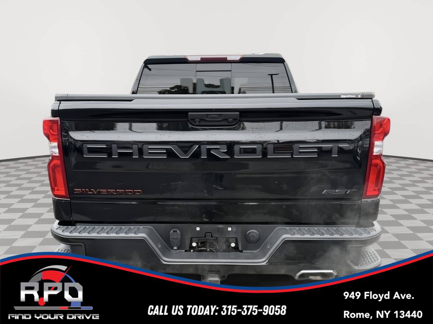 Used 2023 Chevrolet Silverado 1500 RST w/ Redline Edition AWD/4WD image 4