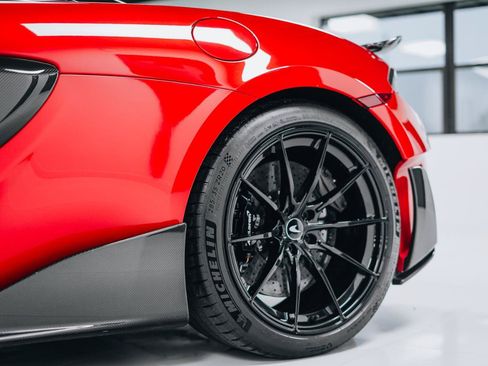 Used 2019 McLaren 600LT RWD image 12