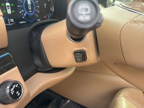 Used 2019 Cadillac Escalade ESV Platinum image 17