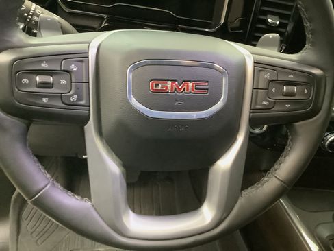 Used 2024 GMC Sierra 1500 SLT w/ SLT Premium Package AWD/4WD image 17