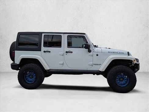 Used 2014 Jeep Wrangler Unlimited Rubicon w/ Connectivity Group AWD/4WD image 4