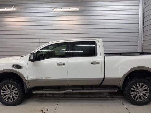 Used 2017 Nissan Titan Platinum Reserve AWD/4WD image 7