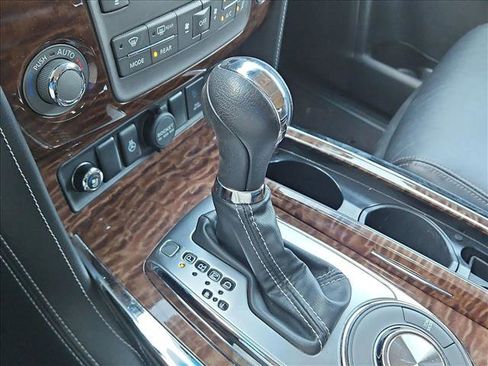 Used 2017 Nissan Armada Platinum RWD image 18