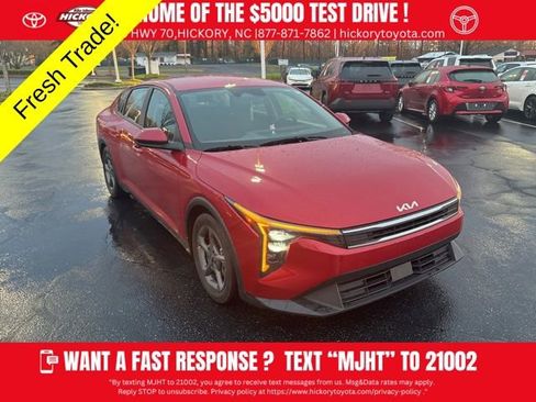 Used 2025 Kia K4 LXS image 1