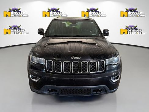 Used 2018 Jeep Grand Cherokee Laredo w/ All-Weather Capability Group AWD/4WD image 2