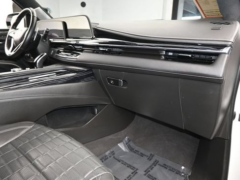 Used 2023 Cadillac Escalade V AWD/4WD image 74