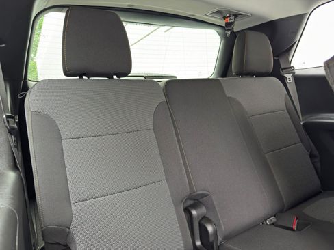Used 2020 Chevrolet Traverse LS FWD image 37
