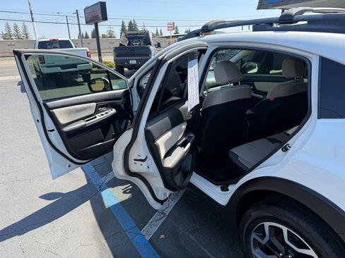 Used 2017 Subaru Crosstrek 2.0i Premium AWD/4WD image 13