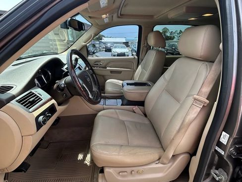 Used 2013 Cadillac Escalade ESV Luxury RWD image 27