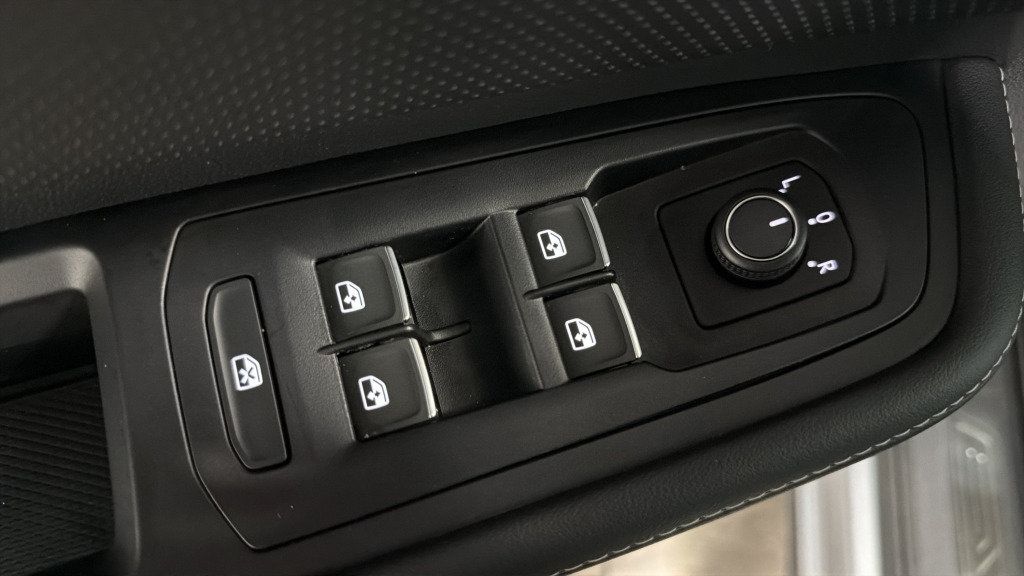 Certified 2026 Volkswagen Atlas SE FWD image 15
