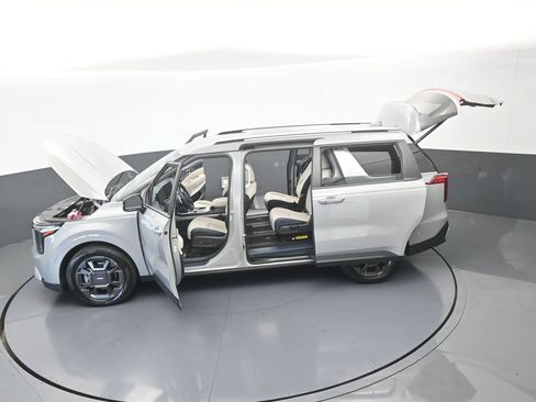 Used 2026 Kia Carnival EX FWD image 68