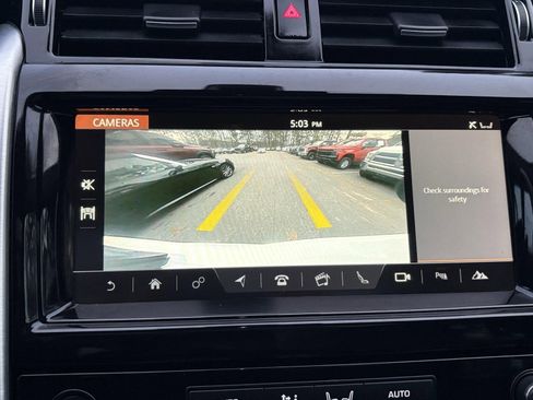 Used 2018 Land Rover Discovery HSE image 39