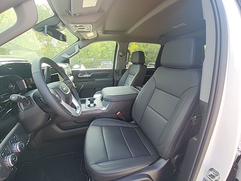 New 2025 GMC Sierra 2500 SLT w/ SLT Convenience Package image 17