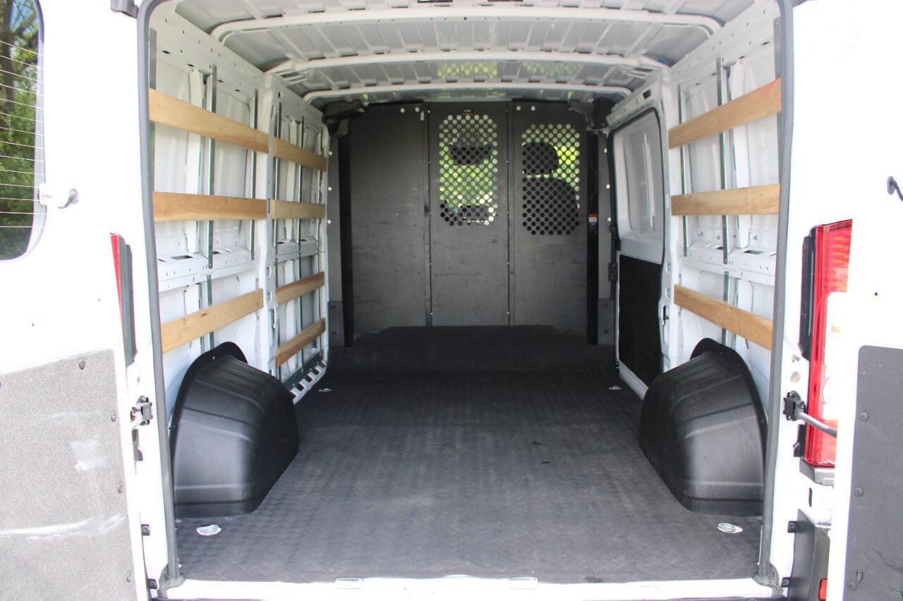 Used 2025 RAM ProMaster 2500 w/ U-Haul Equipment Group FWD image 9
