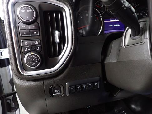 Used 2021 Chevrolet Silverado 3500 LTZ image 30