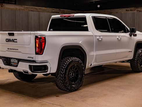 Used 2025 GMC Sierra 1500 AT4 w/ Technology Package image 10