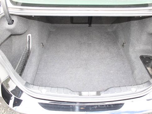 Used 2011 BMW 550i xDrive Sedan image 25