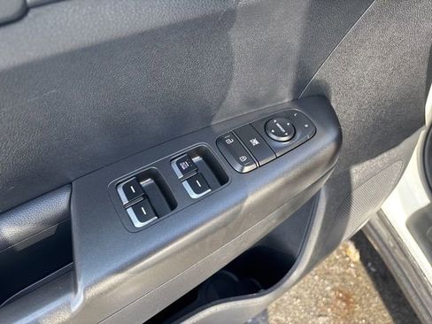 Used 2022 Kia Sportage LX image 38