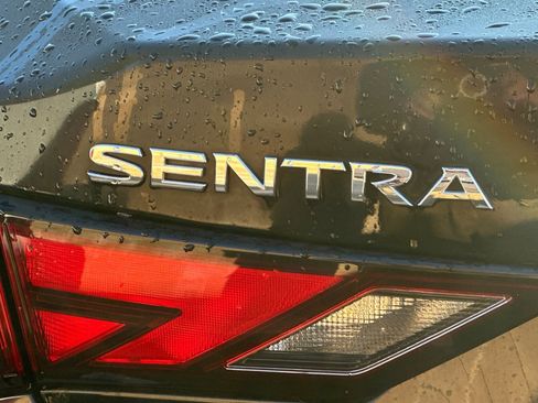 Used 2023 Nissan Sentra S image 9