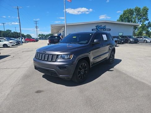 Used 2020 Jeep Grand Cherokee Altitude AWD/4WD image 2