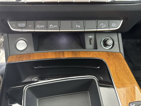 Used 2023 Audi Q5 2.0T Premium w/ Convenience Package image 16