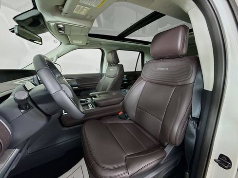 New 2025 Ford Expedition Platinum w/ Platinum Ultimate Package AWD/4WD image 22