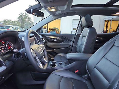 Used 2023 GMC Terrain SLT w/ Infotainment Package II image 25