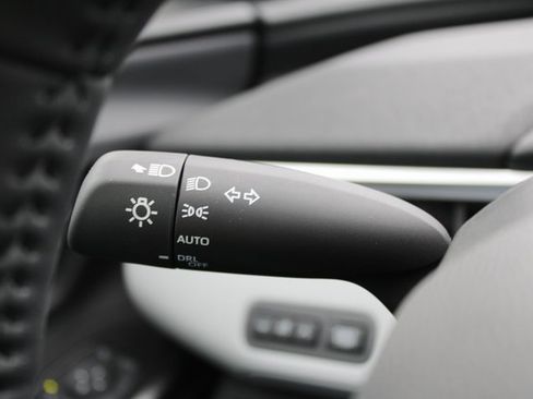 New 2026 Subaru Solterra Limited image 32