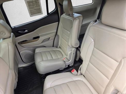 Used 2017 GMC Acadia Denali w/ Technology Package AWD/4WD image 18