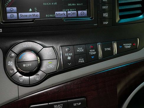 Used 2013 Toyota Sienna Limited w/ Premium Pkg FWD image 22