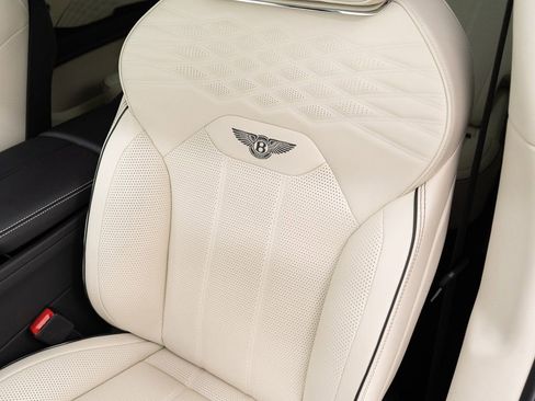 Certified 2023 Bentley Bentayga Extended Wheelbase AWD/4WD image 18
