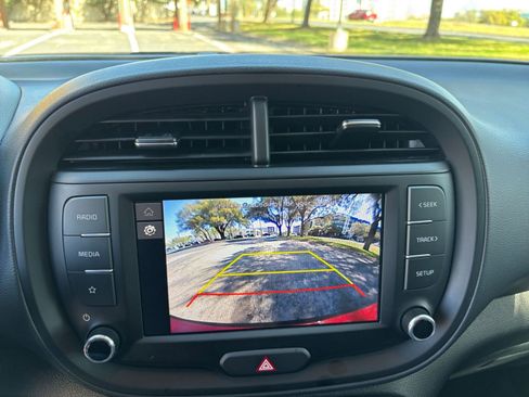Used 2025 Kia Soul LX w/ LX Technology Package image 20