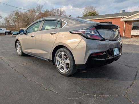 Used 2017 Chevrolet Volt LT w/ Comfort Package image 10