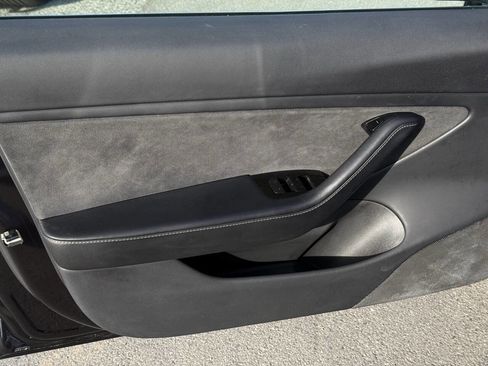 Used 2018 Tesla Model 3 Long Range image 8