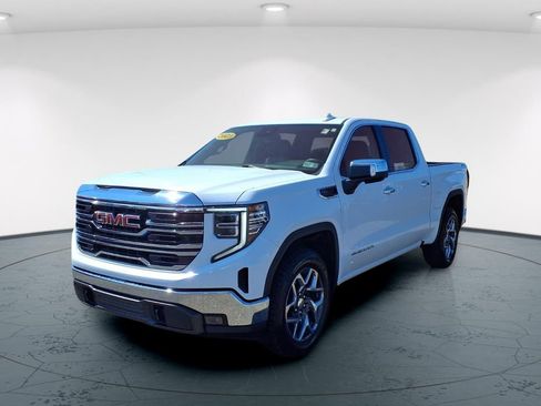 Used 2023 GMC Sierra 1500 SLT w/ SLT Convenience Package image 3