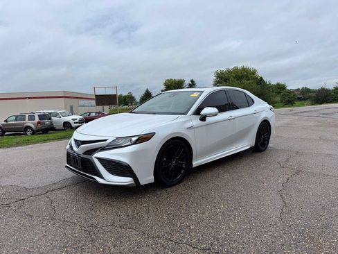Used 2021 Toyota Camry XSE w/ Navigation Upgrade Package FWD image 11