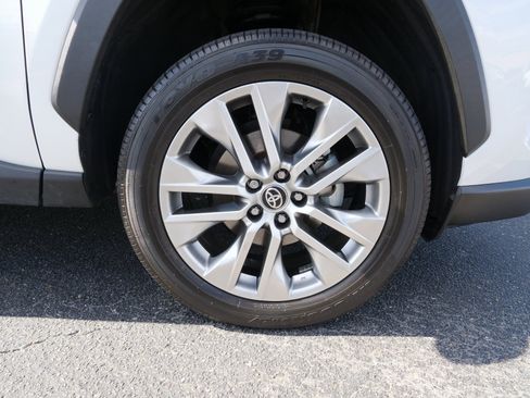 Used 2023 Toyota RAV4 Limited image 10