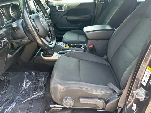 Used 2019 Jeep Wrangler Unlimited Sport S AWD/4WD image 11