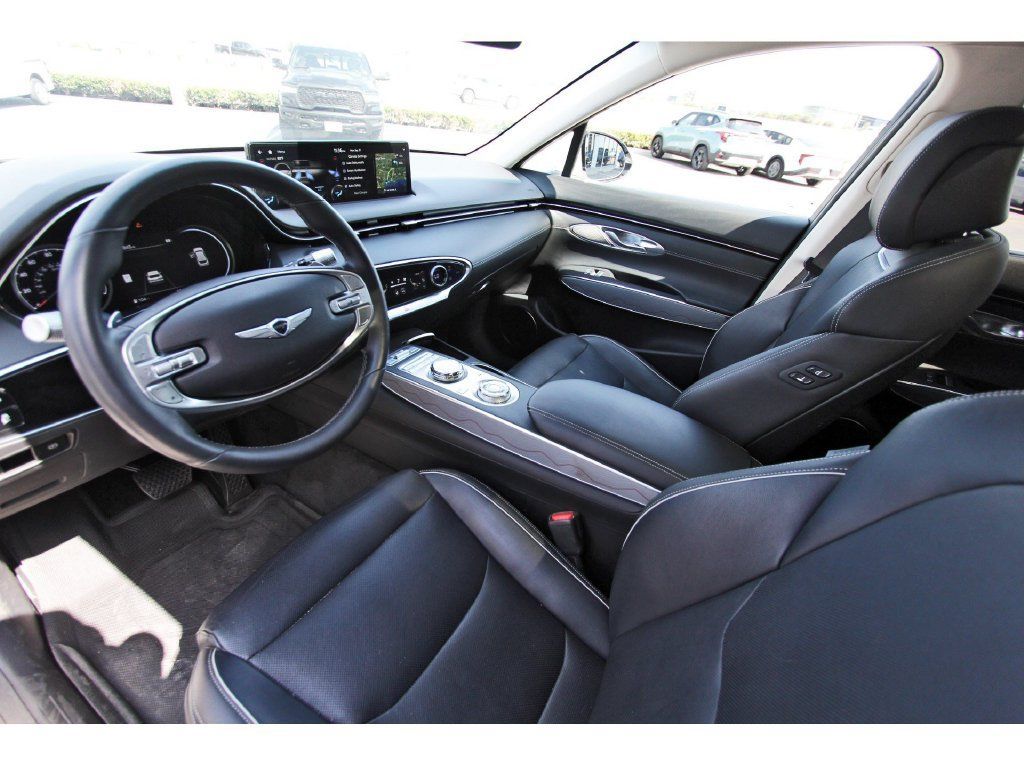Used 2023 Genesis GV70 2.5T w/ Advanced Package AWD/4WD image 32