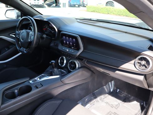 Used 2020 Chevrolet Camaro SS RWD image 29