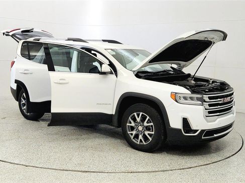 Used 2023 GMC Acadia SLT w/ Preferred Package FWD image 9