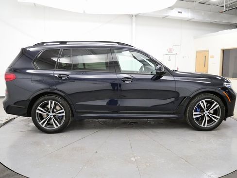 Used 2022 BMW X7 M50i image 8