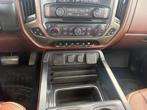Certified 2018 Chevrolet Silverado 2500 High Country w/ Duramax Plus Package AWD/4WD image 17