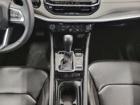 Used 2025 Jeep Compass Limited AWD/4WD image 16
