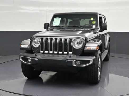 Used 2018 Jeep Wrangler Unlimited Sahara AWD/4WD image 6