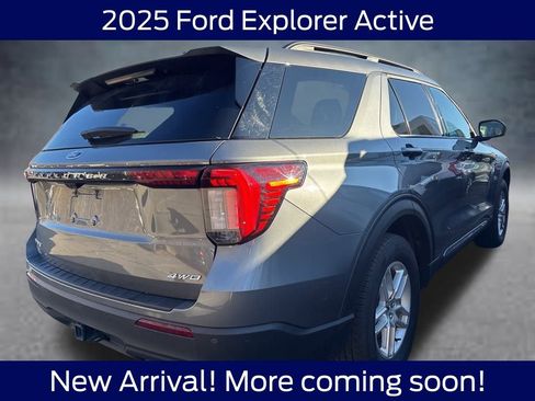 Used 2025 Ford Explorer Active image 4