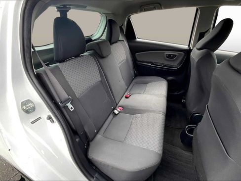 Used 2015 Toyota Yaris L FWD image 17