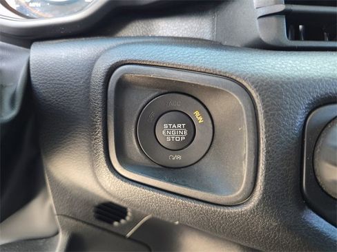 Used 2025 Jeep Gladiator Nighthawk image 25