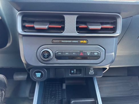 Used 2025 Ford Maverick Lariat w/ 4K Tow Package AWD/4WD image 23